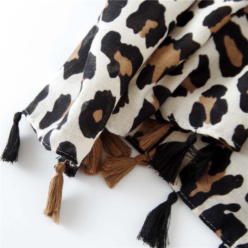 Casual Leopard Print Scarf